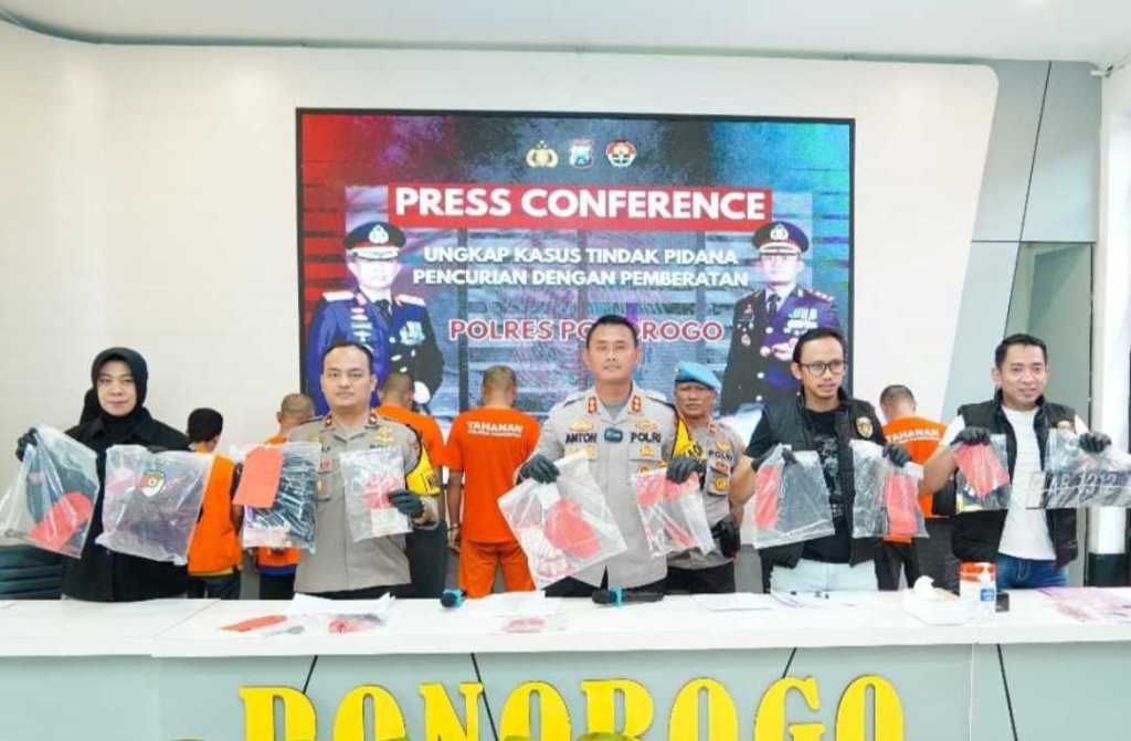 Polres Ponorogo Ringkus 8 Maling Komplotan Pembobol Harta&nbsp;Warga