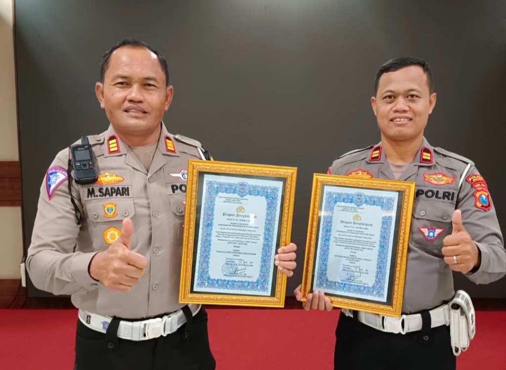 Kasat Lantas Polres Ngawi Raih 2 Penghargaan dari Dirlantas Polda&nbsp;Jatim