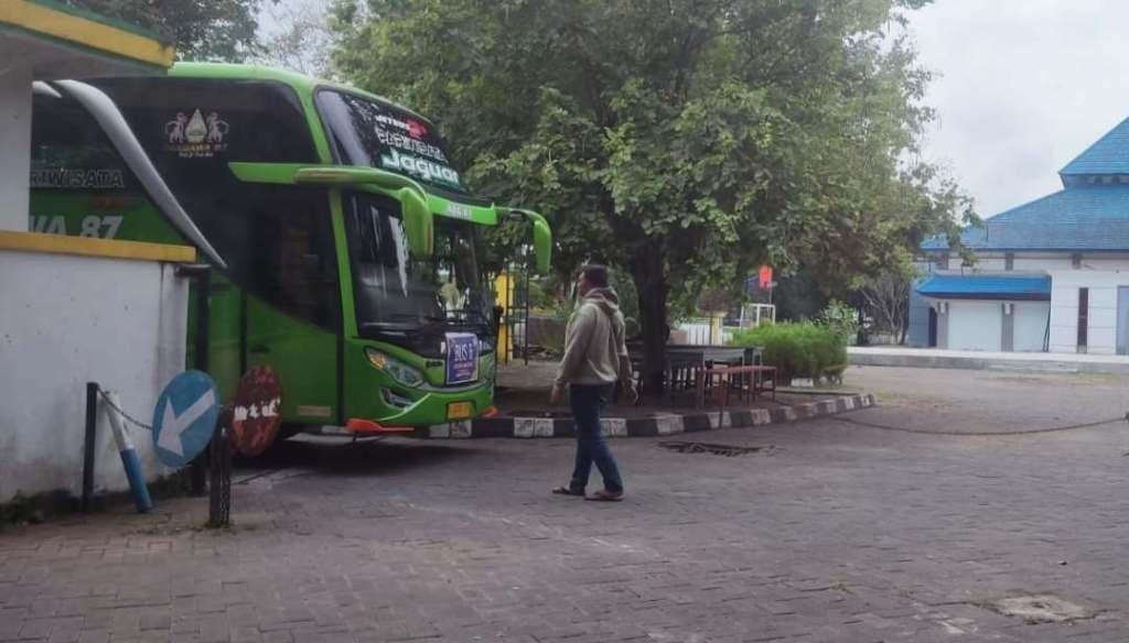 Studi Tour Siswa SMAN di Lumajang Dihujani Protes&nbsp;Netizen