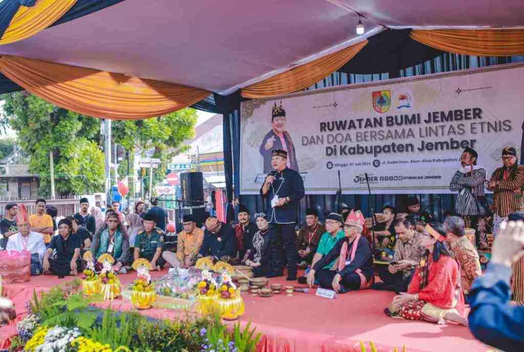 Masyarakat dari 16 Etnis Kompak Gelar Ruwatan Bumi&nbsp;Jember