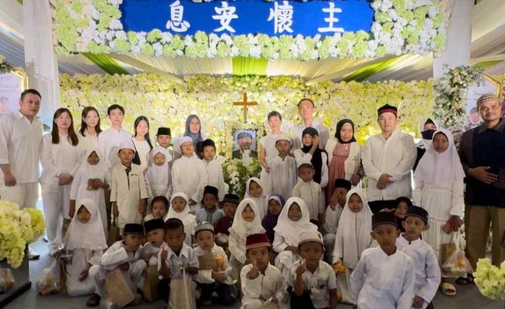 Mengenang Kebaikan, Puluhan Anak Yatim Piatu Binaan YHMCHI Doakan Keluarga & Mendiang Tsang Joshua&nbsp;Ardy