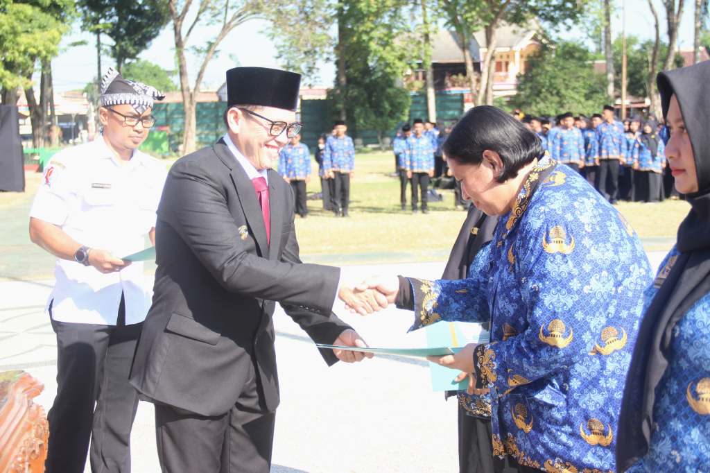 Lantik 1935 PPPK Bojonegoro, Pj Bupati: Tunjukkan Disiplin, Integritas dan Kerja Keras
