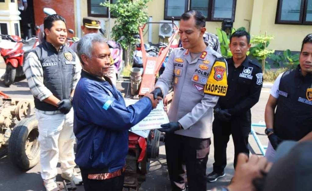 Kapolres Magetan Kembalikan Barbuk Hasil Ungkap Kejahatan ke Korban