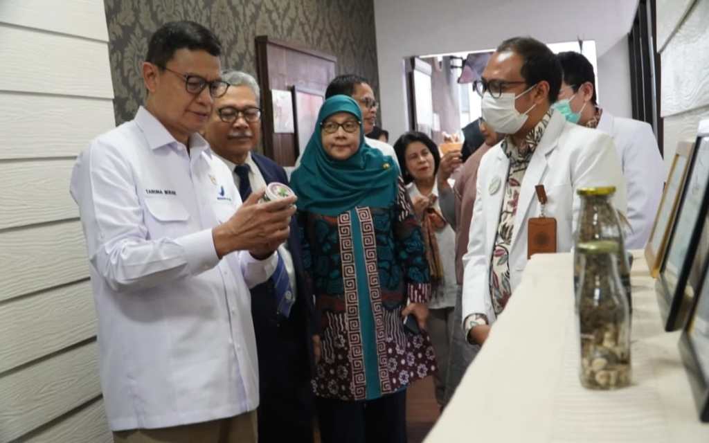 RS Unair dan BPOM RI Jalin Kerja Sama Tingkatkan Kualitas Obat&nbsp;Tradisional