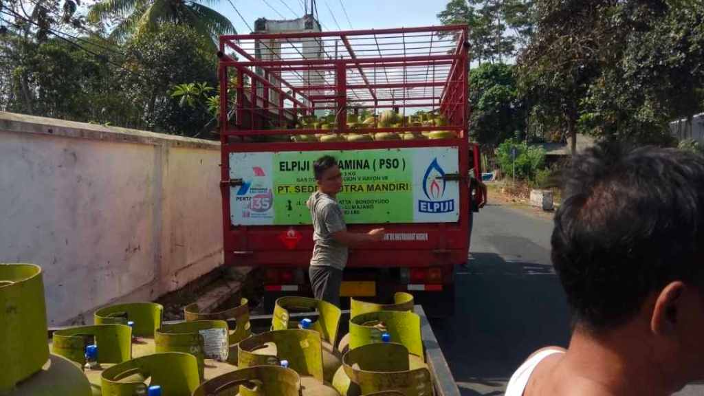 Pj Bupati Lumajang Terbitkan “Larangan” Pemakaian LPG 3 Kiloan&nbsp;Bersubsidi